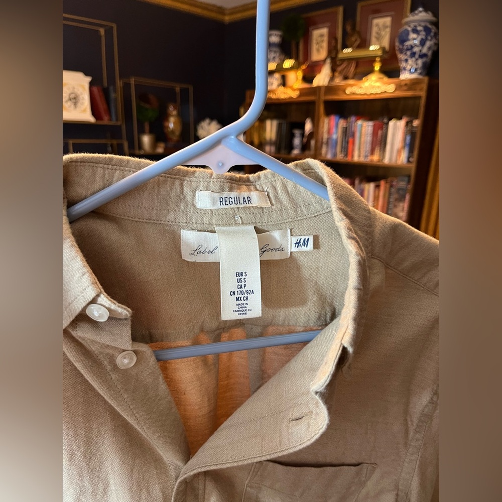 H&M Men’s Tan Casual Button Down Shirt. Small - Picture 3 of 11
